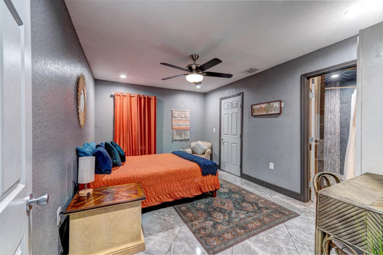 Private Hot Tub3bd2ba 2 Miles To Sa River Walk San Antonio